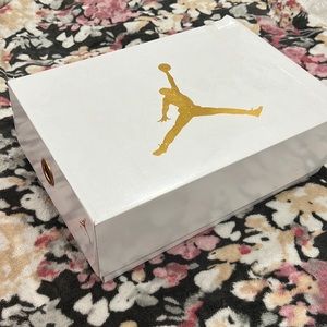 WMNS AIR JORDAN 6 retro size 9.5